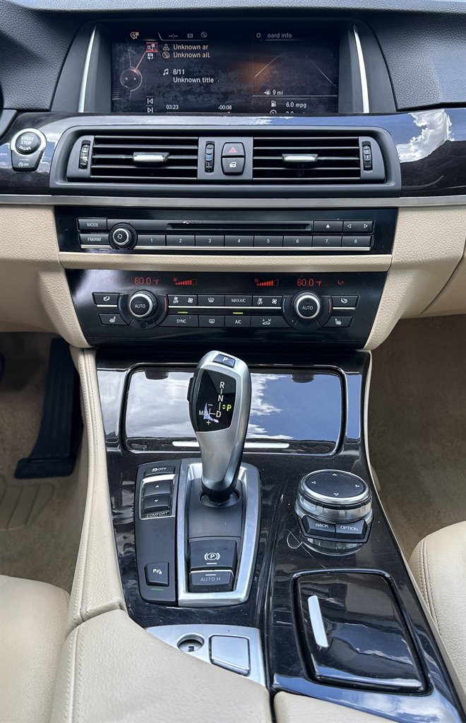 2015 BMW 5-Series 528i photo
