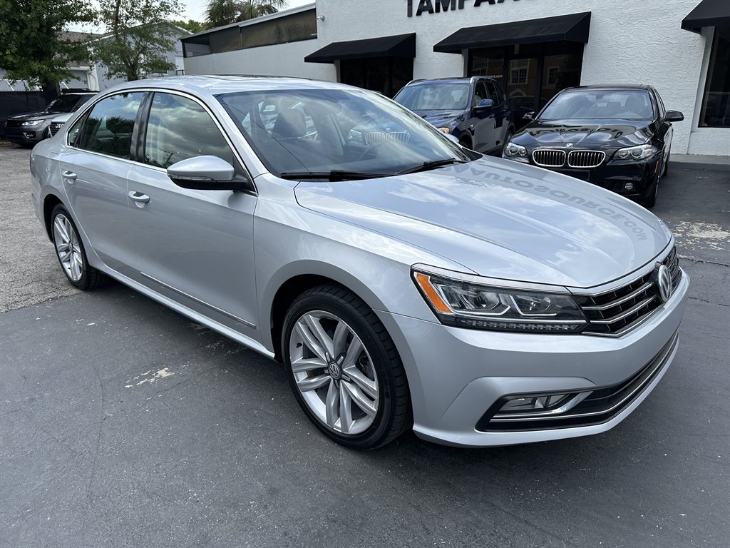 2016 Volkswagen Passat SEL Premium photo