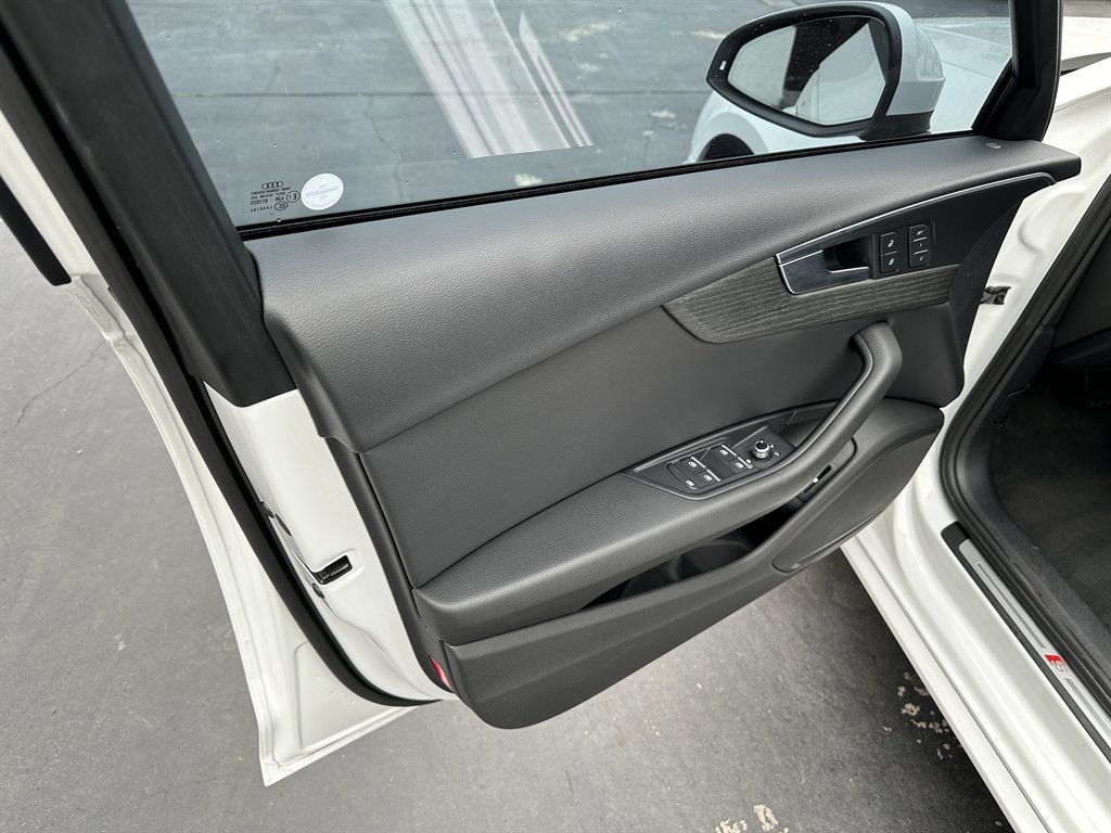 2018 Audi A4 Premium photo