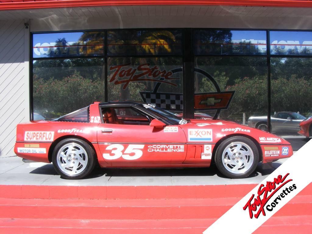 1990 CHEVROLET Corvette Coupe - $69,000