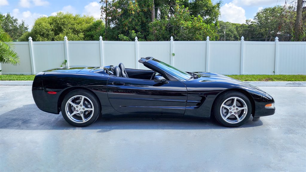 2003 CHEVROLET Corvette Convertible - $24,875