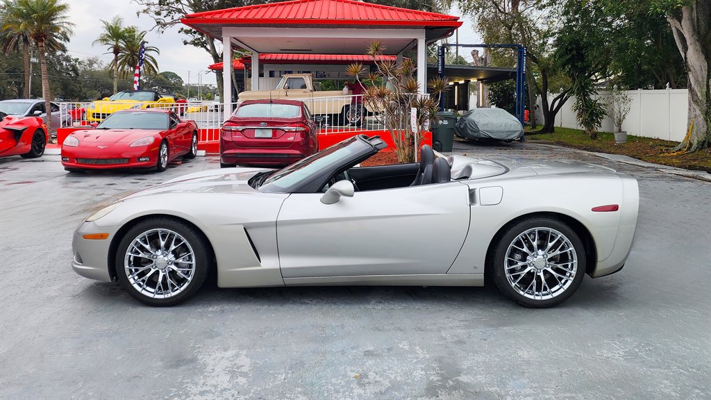 2006 Chevrolet Corvette - $25,975
