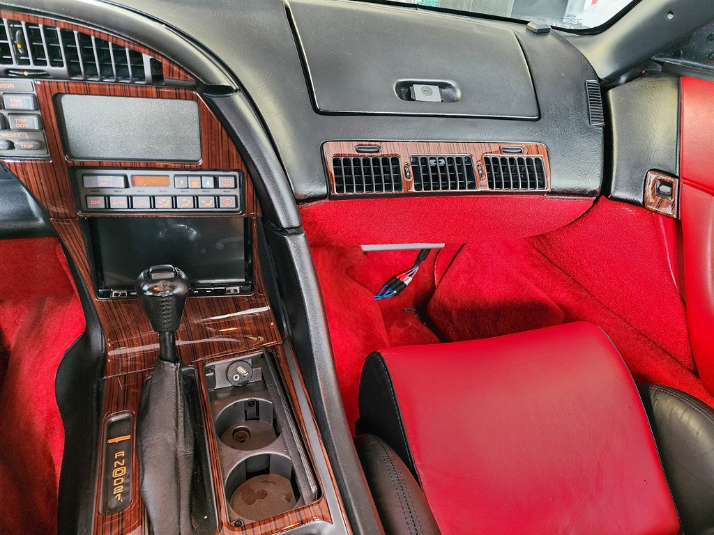 1990 Chevrolet Corvette - $16,975