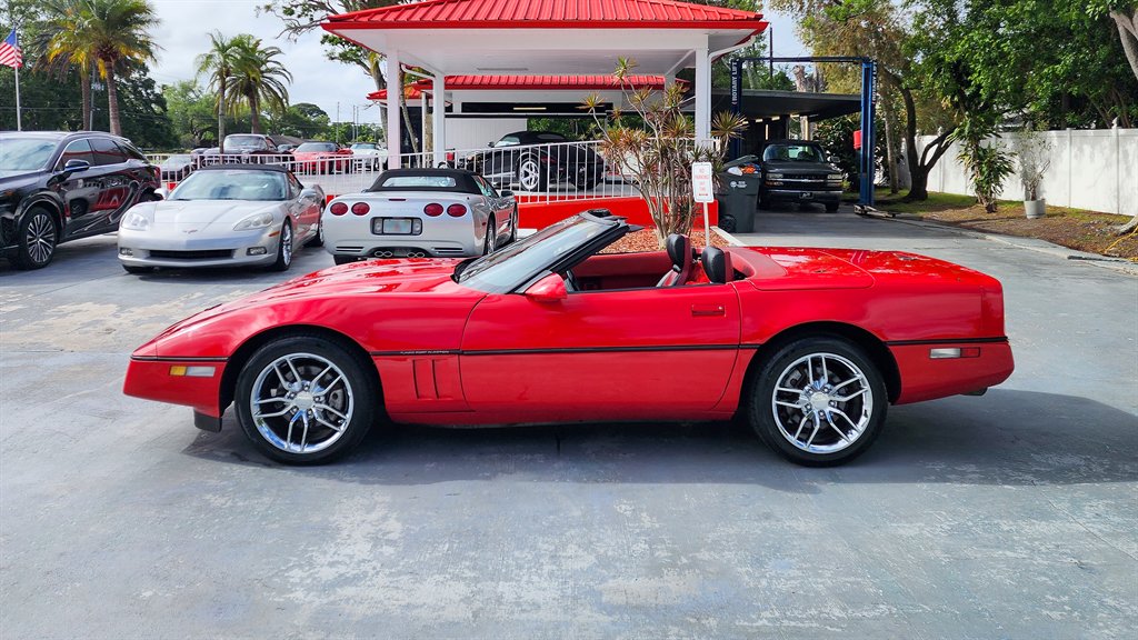 1990 Chevrolet Corvette - $16,975