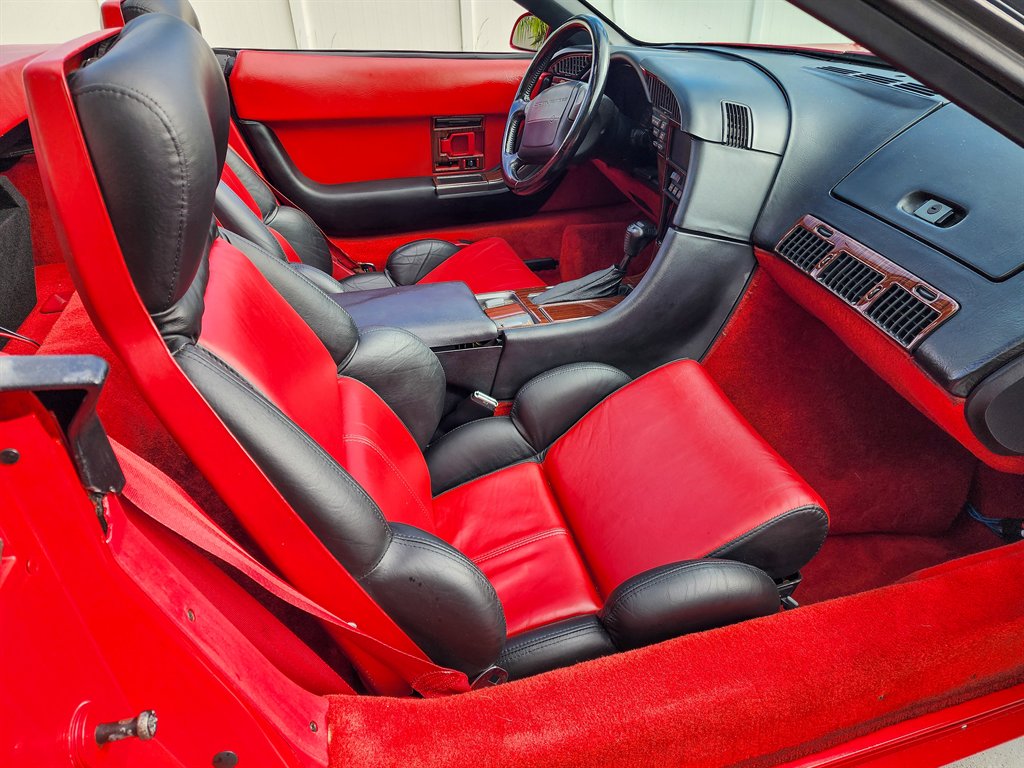 1990 Chevrolet Corvette - $16,975