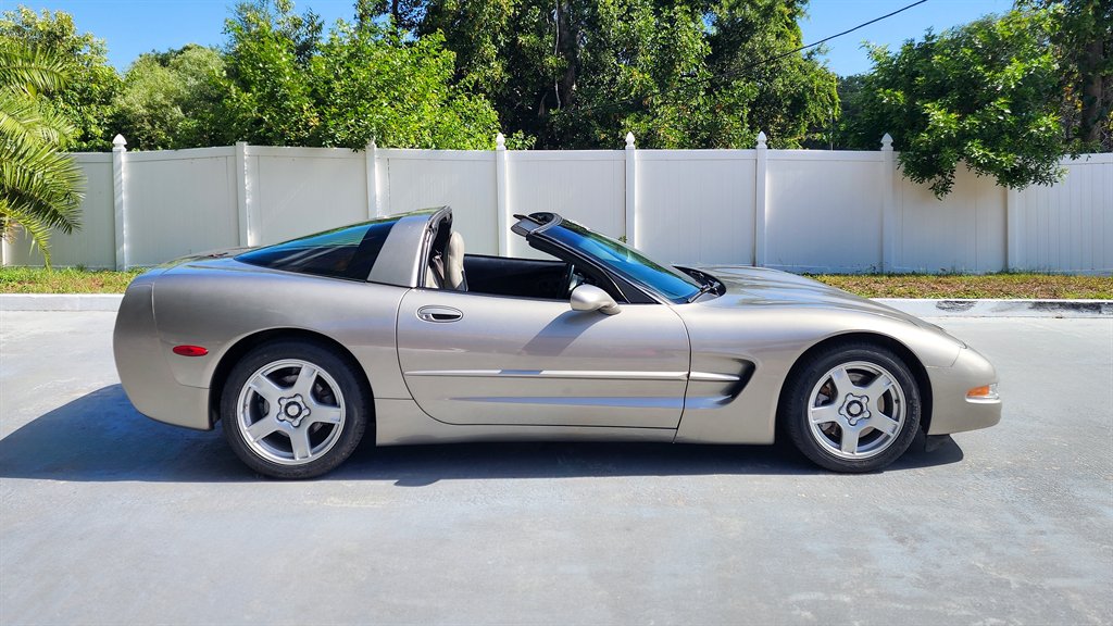 1998 Chevrolet Corvette - $17,850