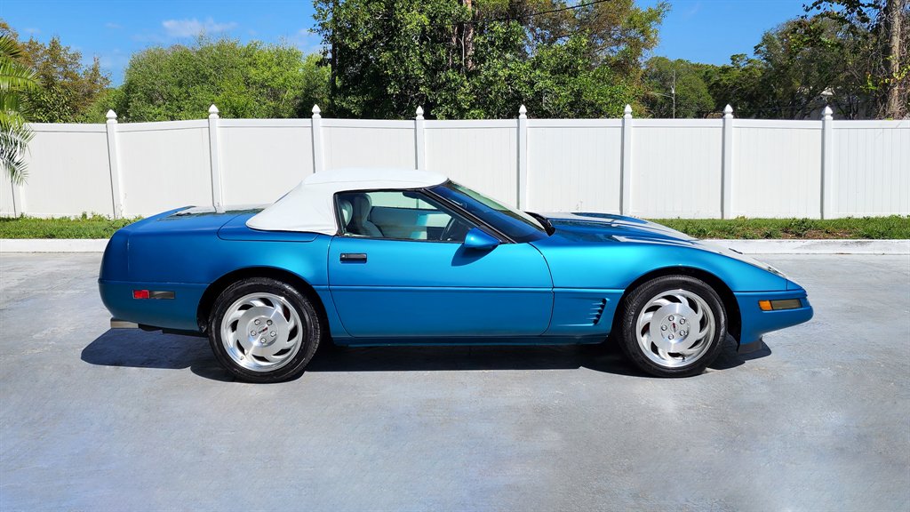 1993 Chevrolet Corvette - $17,875