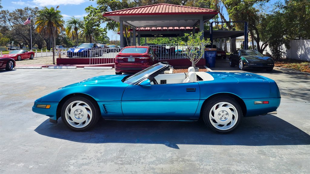 1993 Chevrolet Corvette - $17,875