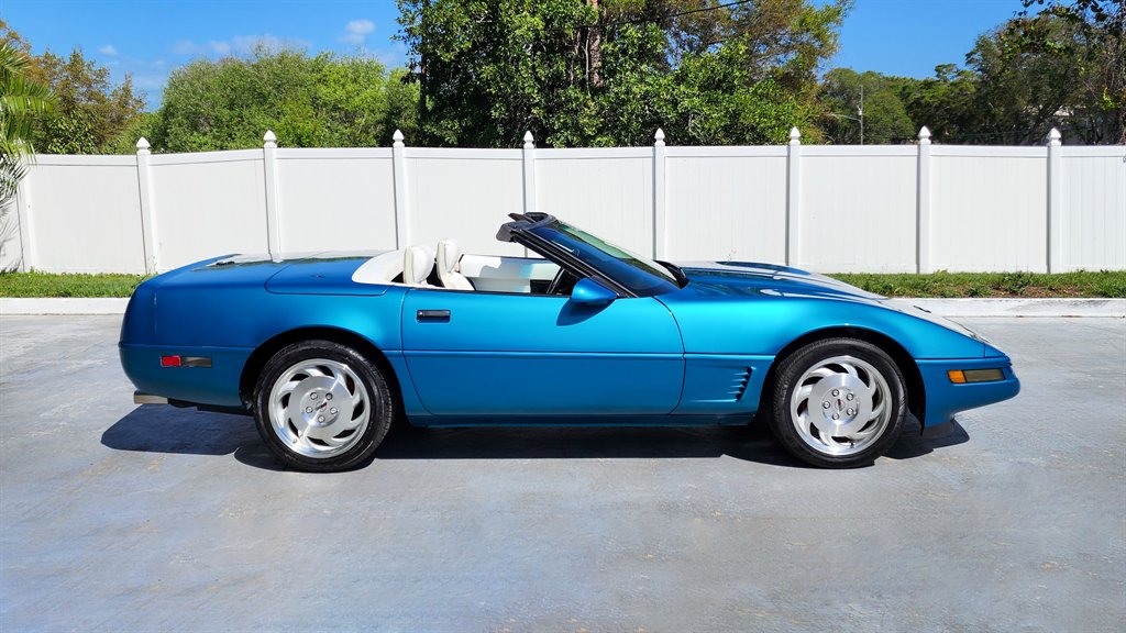 1993 Chevrolet Corvette - $17,875