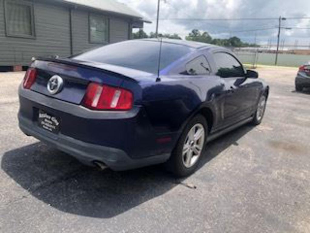 2010 Ford Mustang - $2,900