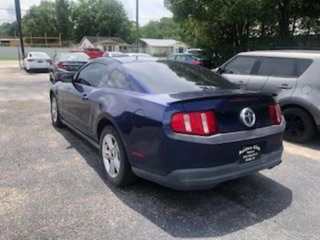 2010 Ford Mustang - $2,900