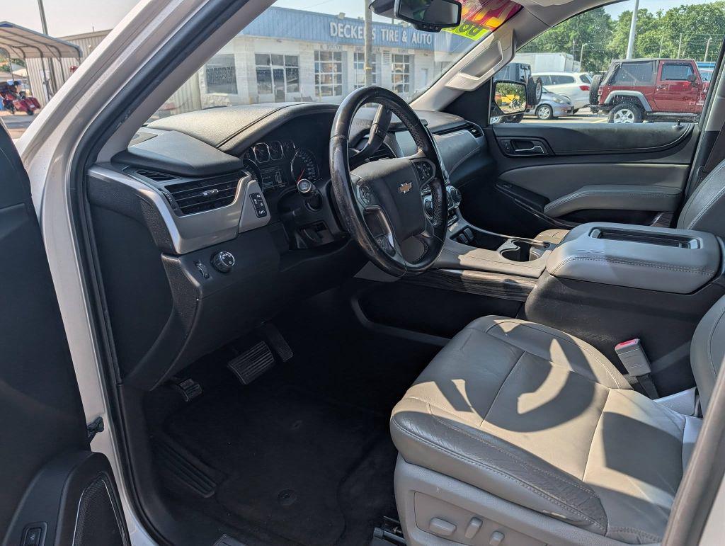2015 Chevrolet Suburban - $13,995