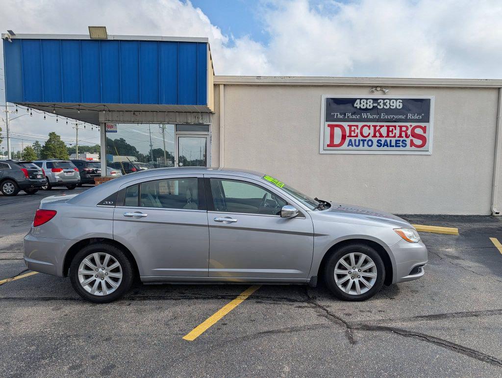 2013 Chrysler 200 - $5,995
