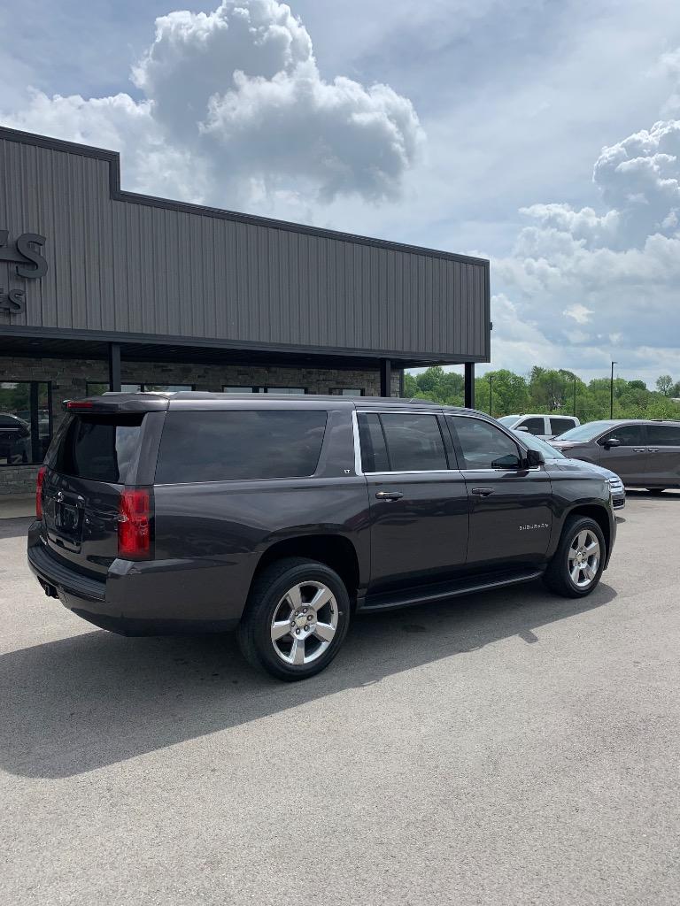 2018 Chevrolet Suburban 1500 LT photo