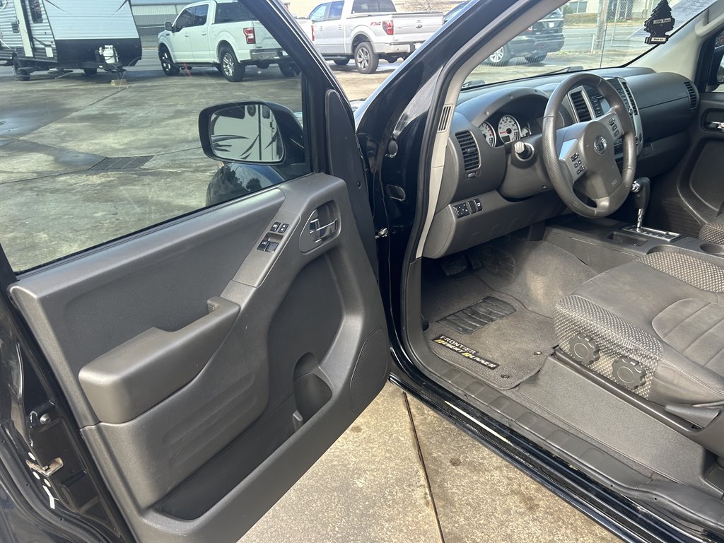 2018 Nissan Frontier Desert Runner photo