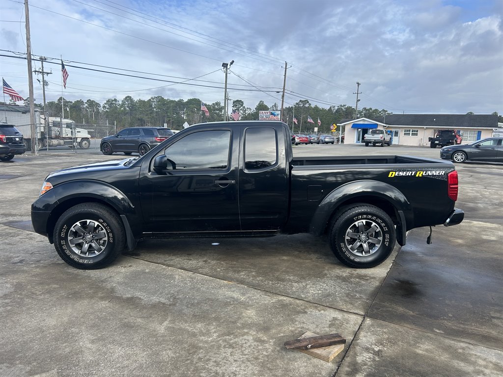 2018 Nissan Frontier Desert Runner photo