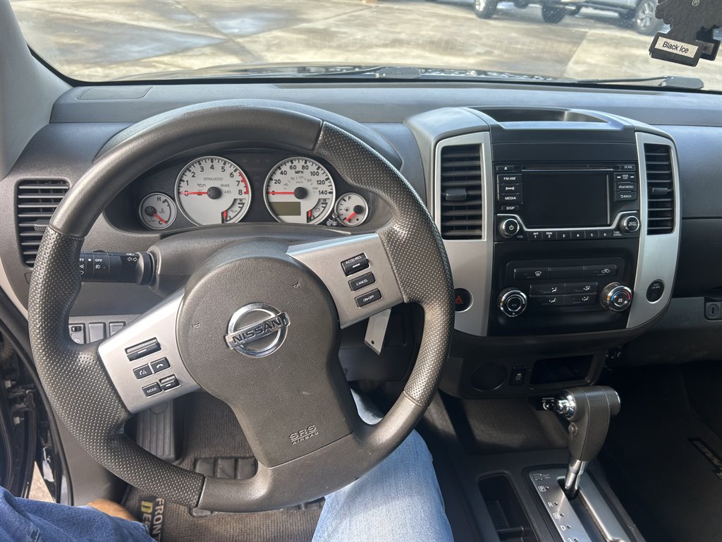 2018 Nissan Frontier Desert Runner photo