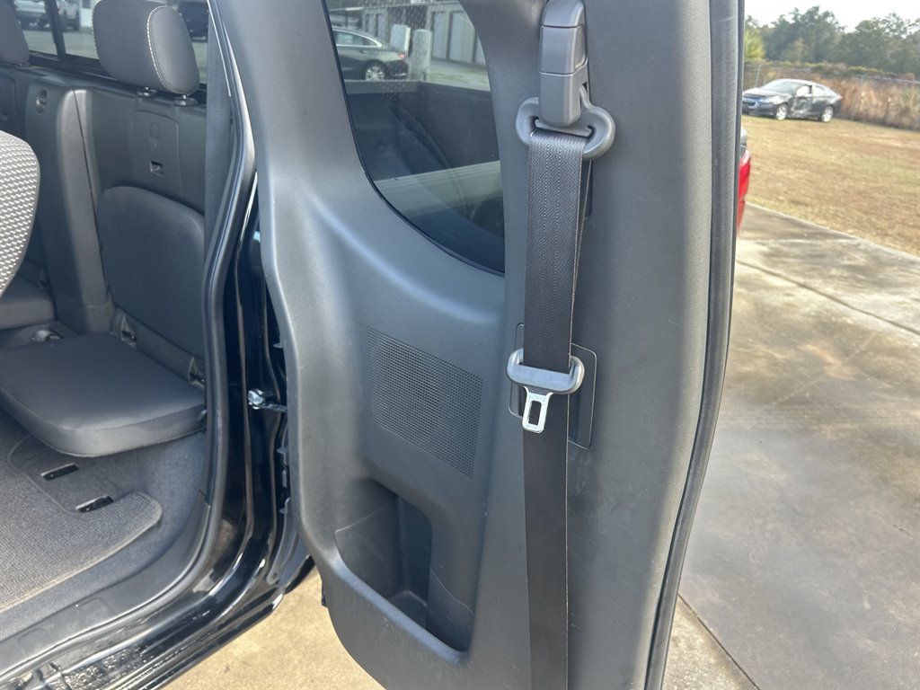 2018 Nissan Frontier Desert Runner photo