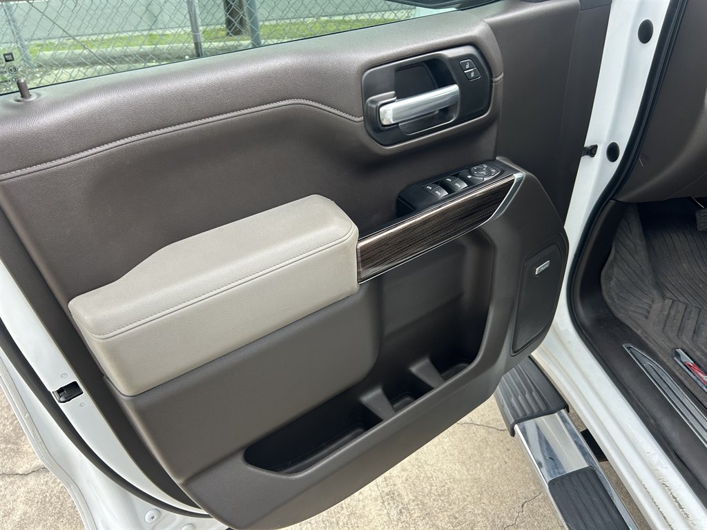 2020 Chevrolet Silverado 1500 RST photo