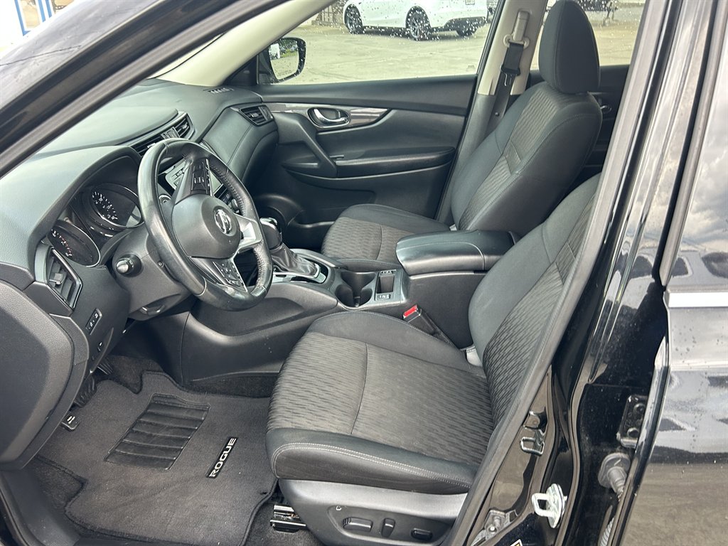 2018 Nissan Rogue SV photo