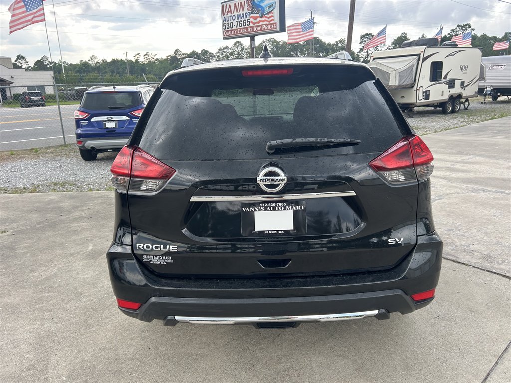 2018 Nissan Rogue SV photo