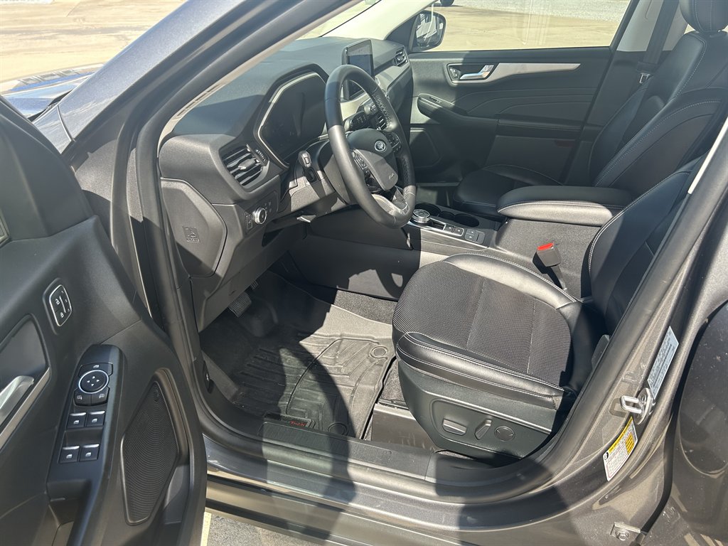2022 Ford Escape - $16,995