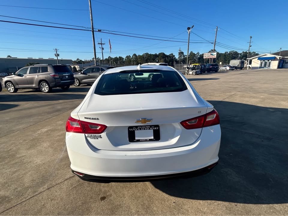 2018 Chevrolet Malibu - $13,495
