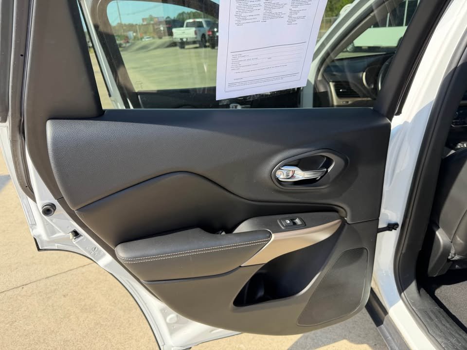 2018 Jeep Cherokee - $12,995