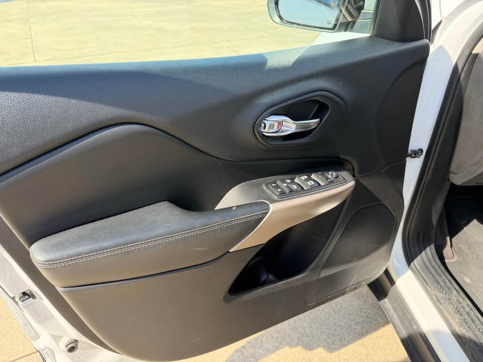 2018 Jeep Cherokee - $12,995