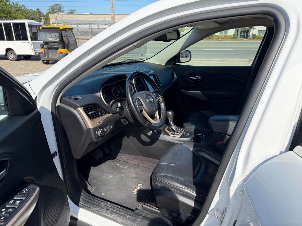 2018 Jeep Cherokee - $12,995