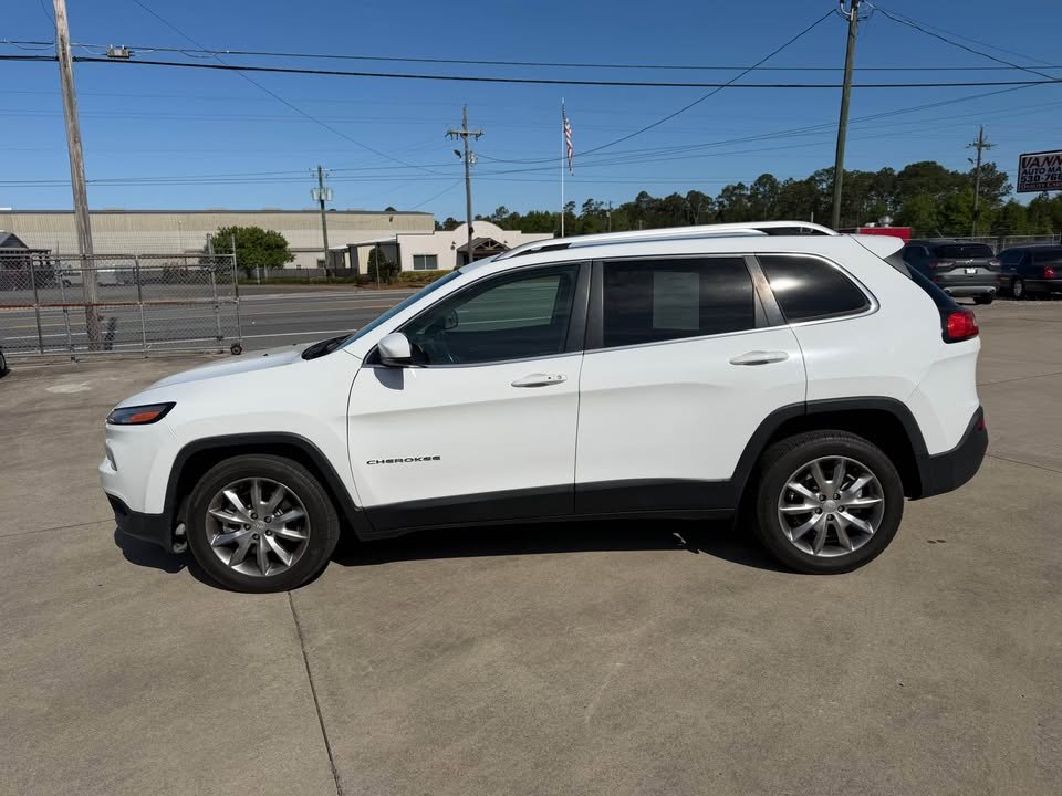 2018 Jeep Cherokee - $12,995