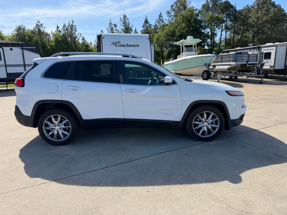2018 Jeep Cherokee - $12,995