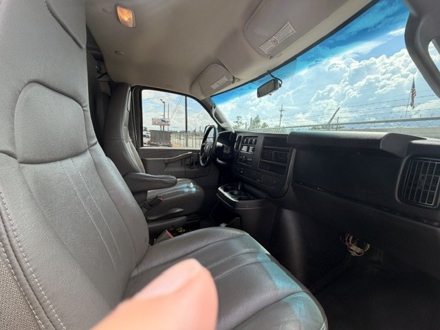 2017 Chevrolet G2500 Vans