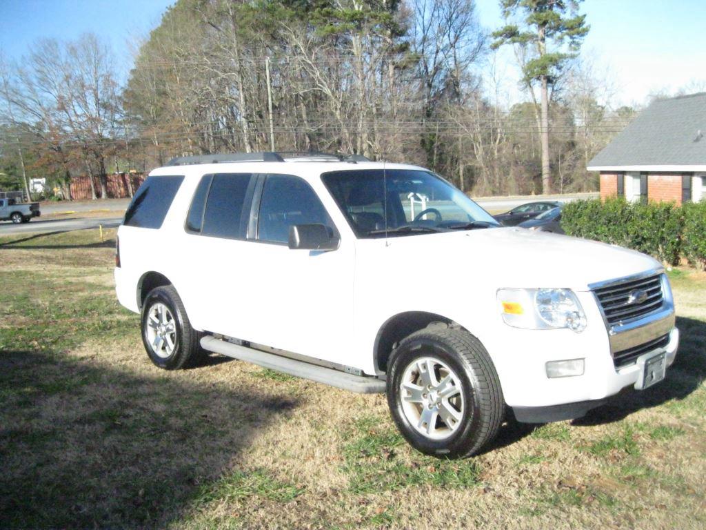 2010 Ford Explorer XLT photo