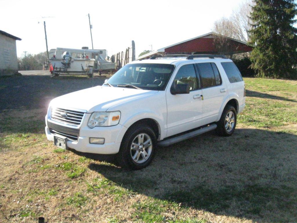 2010 Ford Explorer XLT photo