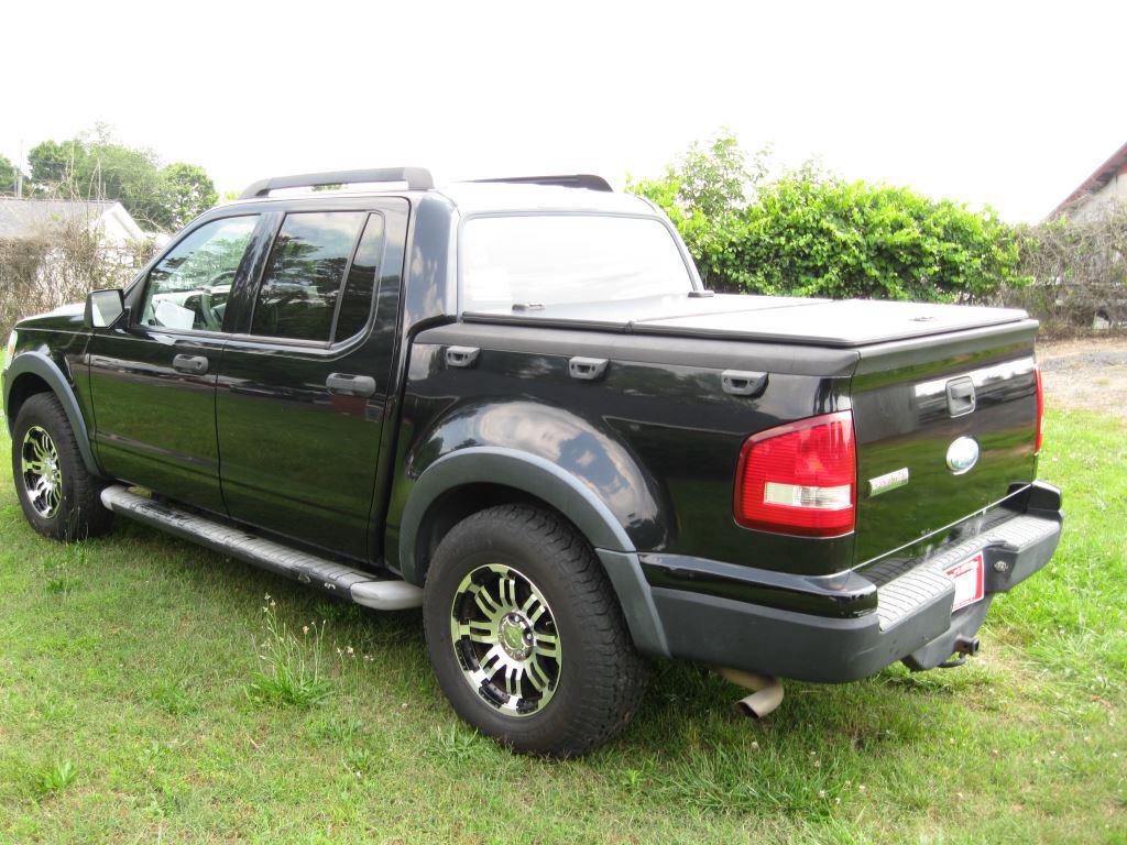 2007 Ford Explorer Sport Trac XLT photo