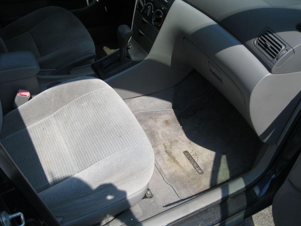 2006 Toyota Corolla CE photo
