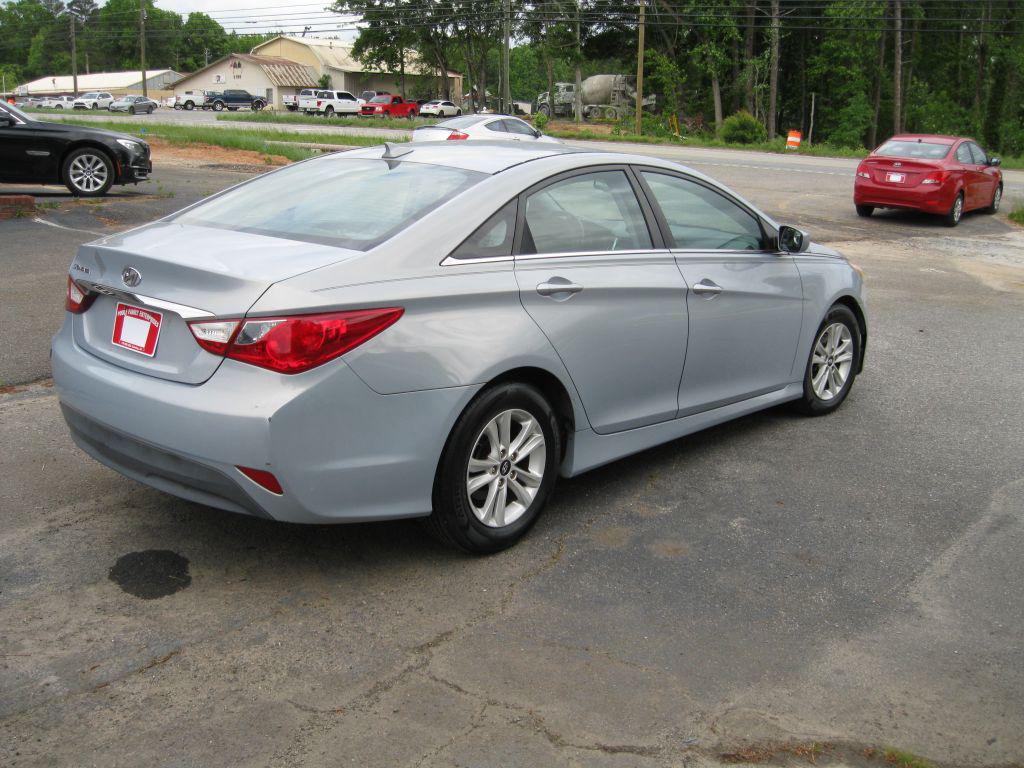 2014 Hyundai Sonata - $3,975
