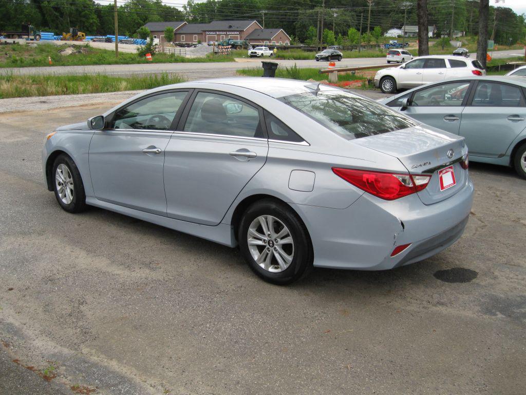 2014 Hyundai Sonata - $3,975
