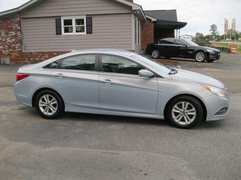 2014 Hyundai Sonata - $3,975