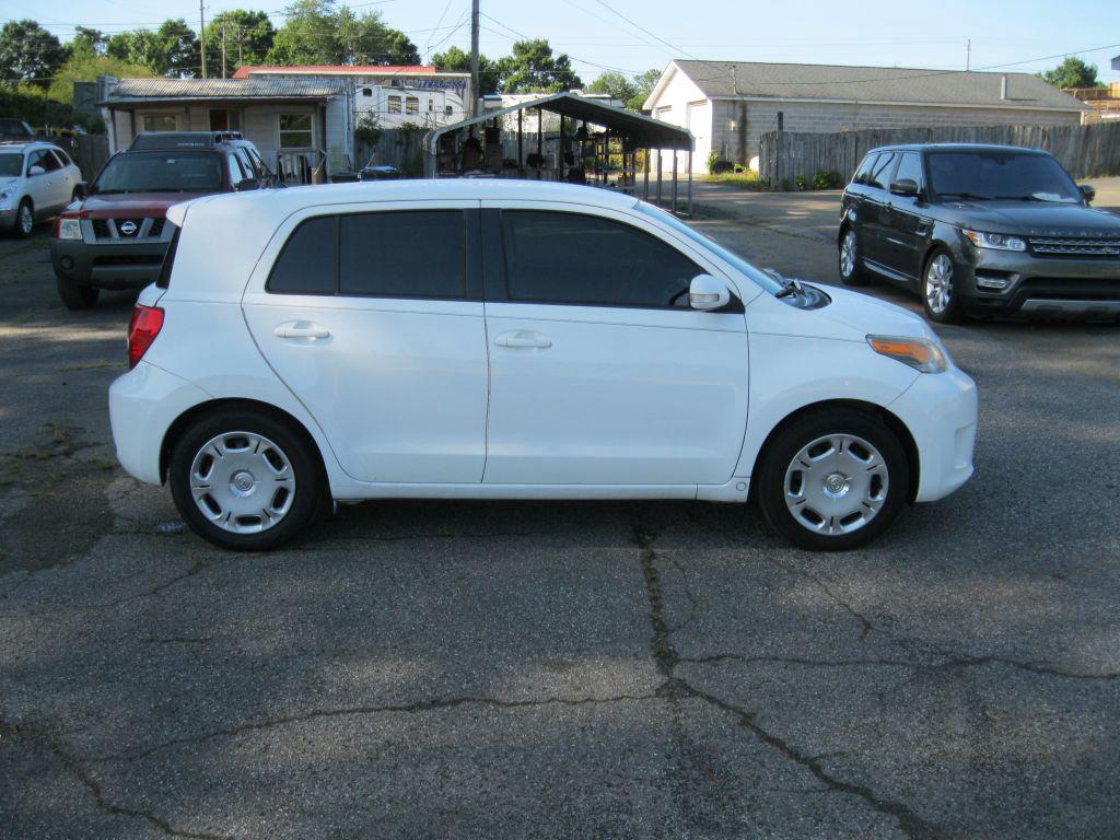 2013 Toyota Scion Xd - $3,475