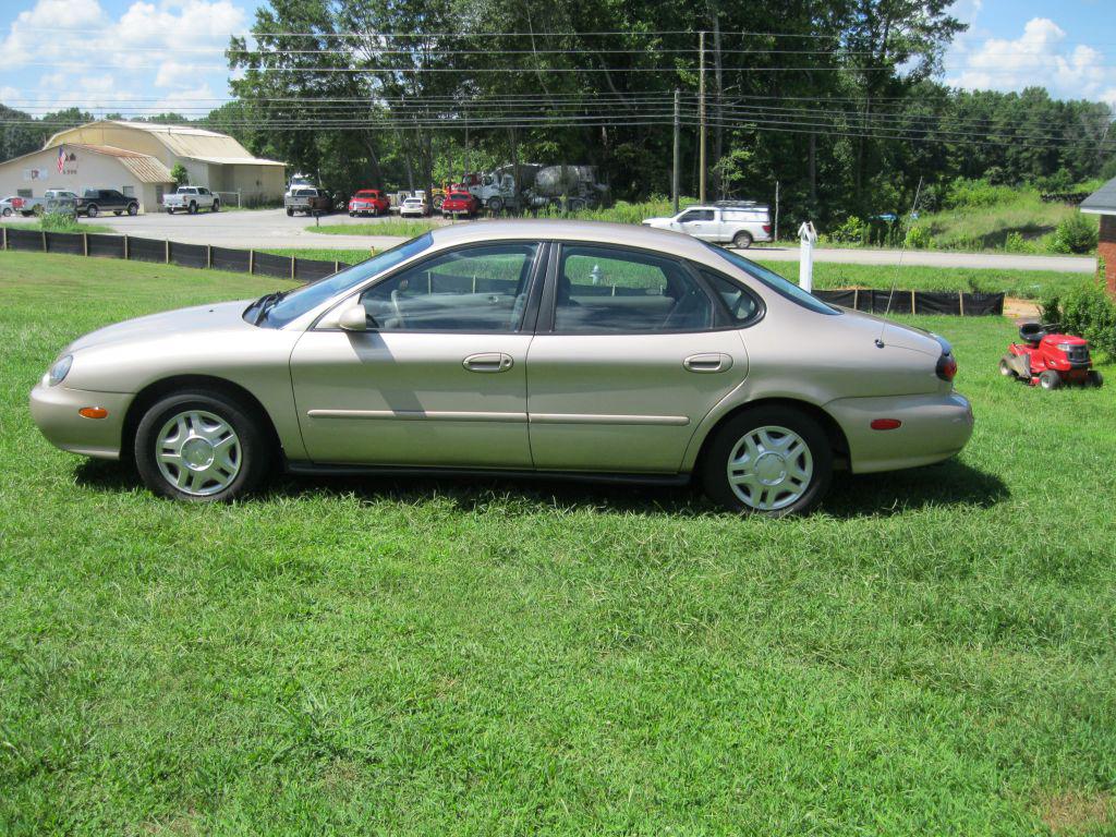 1999 Ford Taurus - $2,175