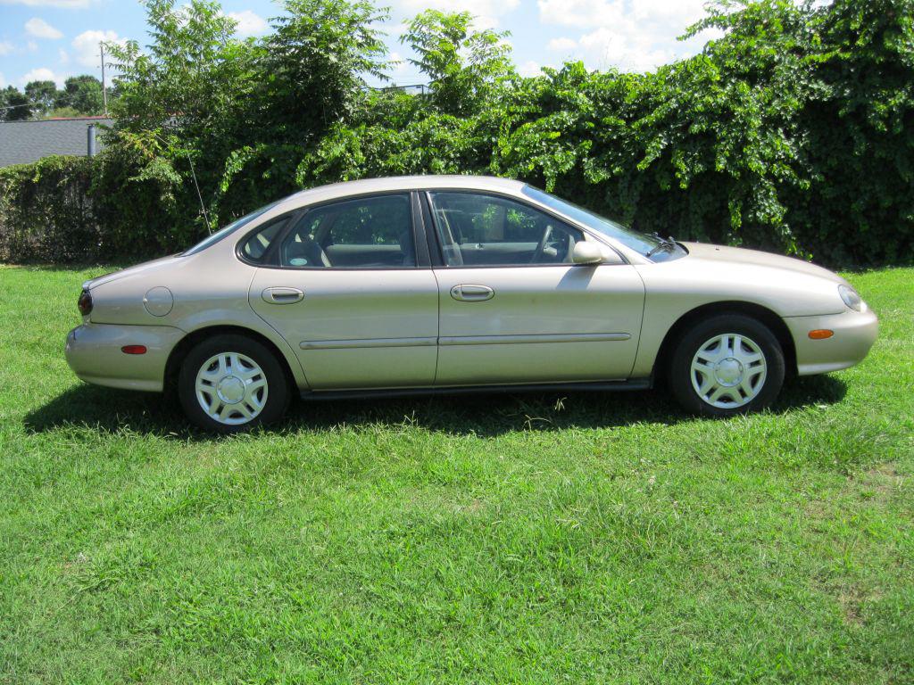 1999 Ford Taurus - $2,175