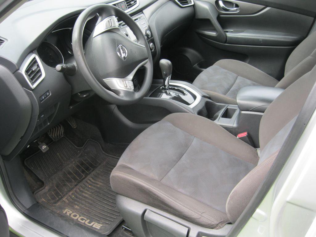 2016 Nissan Rogue - $3,975