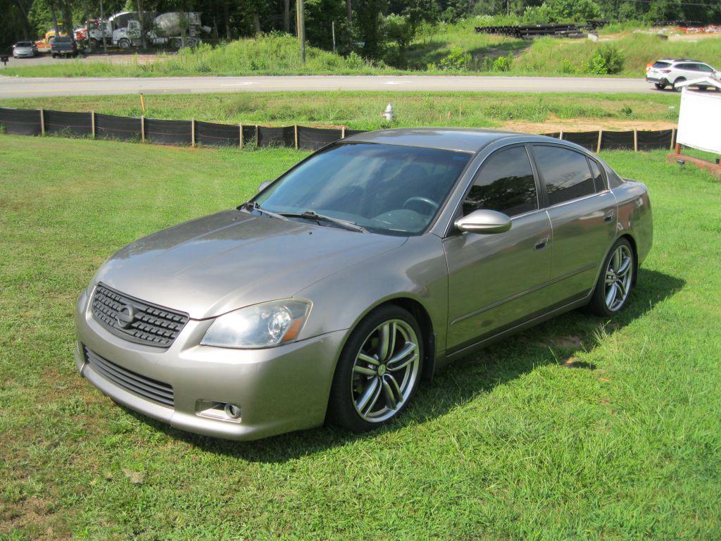 2005 Nissan Altima - $2,375