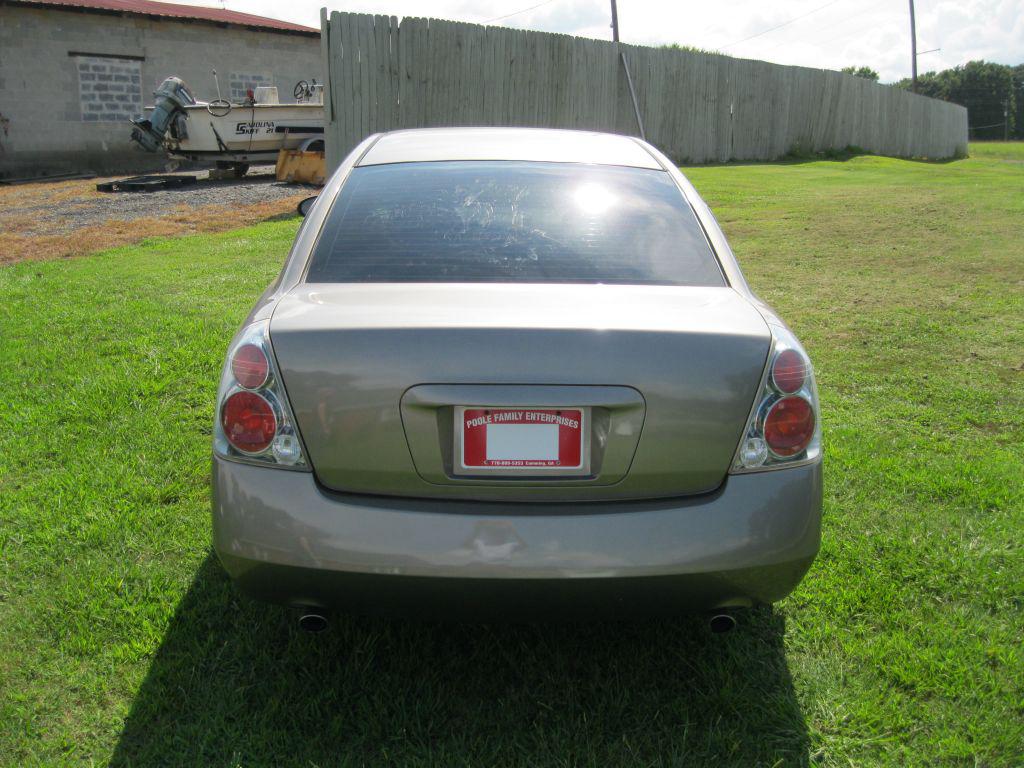 2005 Nissan Altima - $2,375
