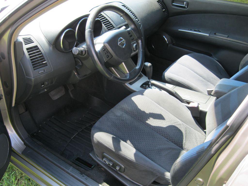 2005 Nissan Altima - $2,375