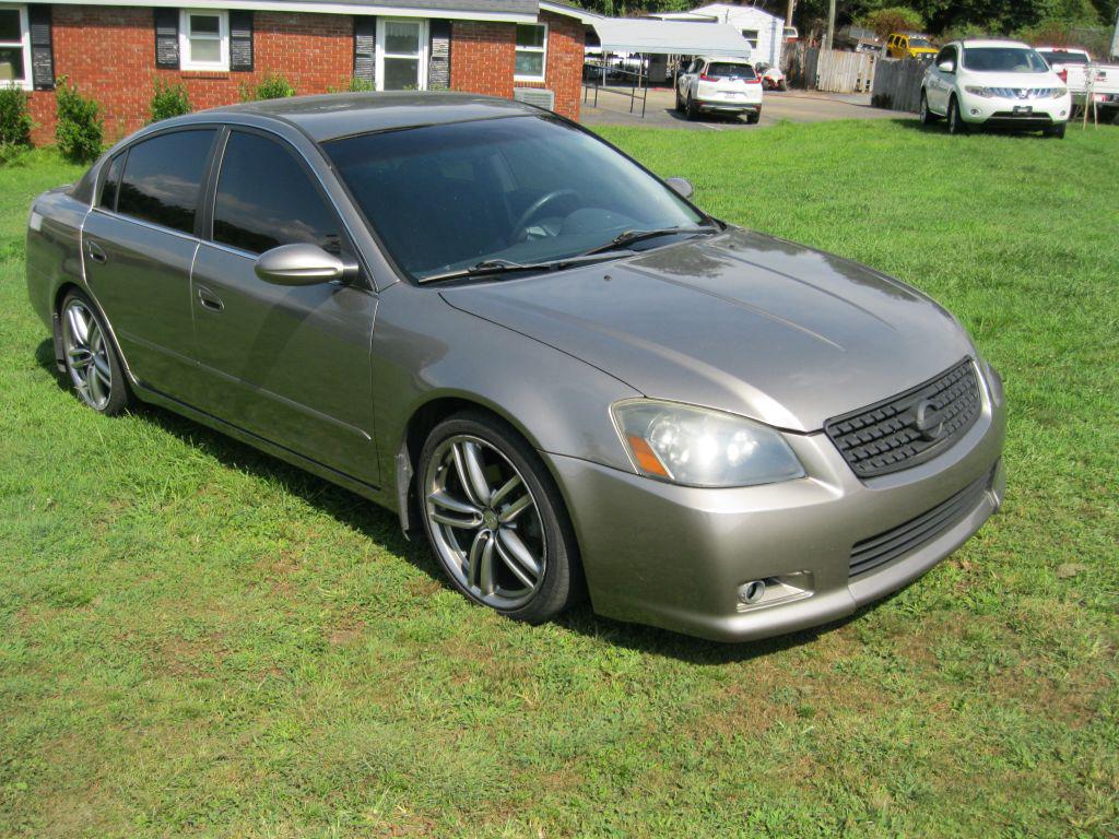 2005 Nissan Altima - $2,375