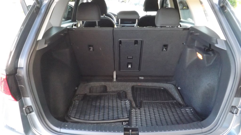 2022 Volkswagen Taos - $18,995