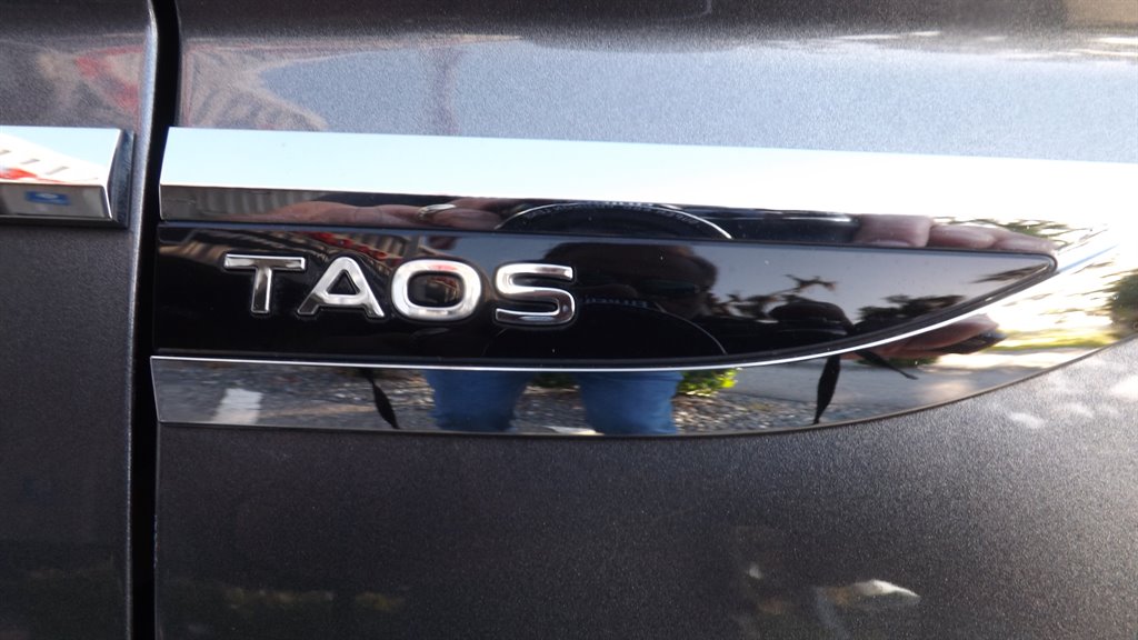 2022 Volkswagen Taos - $18,995